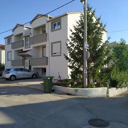 Ravkin Апартаменти Задар