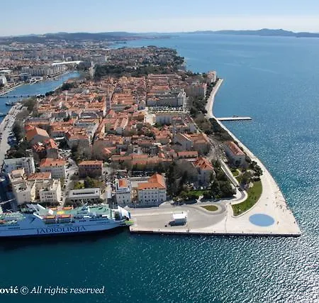 Ravkin Апартаменти Задар