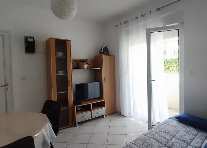 Ravkin Lägenhet Zadar